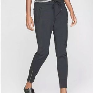 Athleta metro street jogger xs black EUC